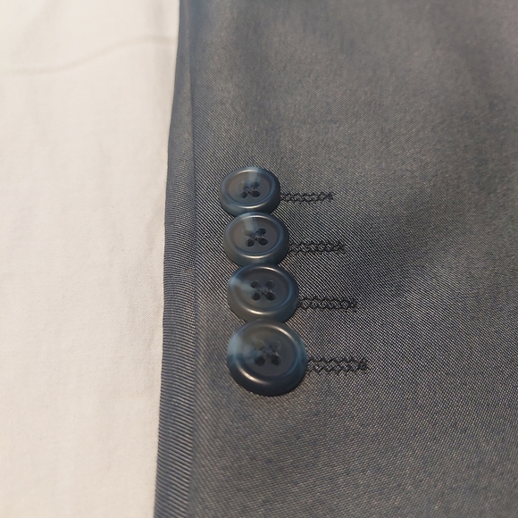 Haggar 2-Piece Suit - Picture 2 of 9